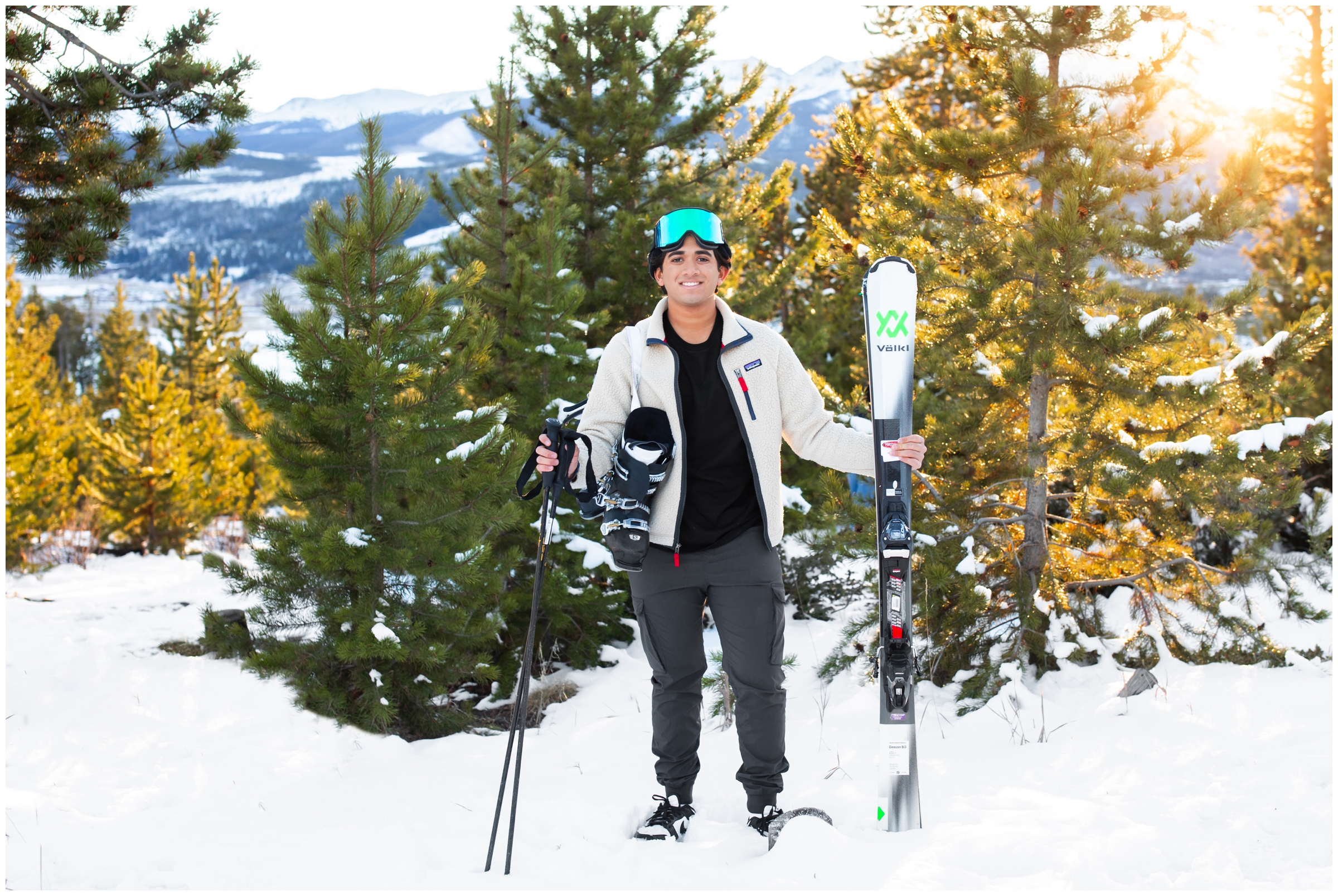skier senior photos in Breckenridge Colorado by Plum Pretty Photography