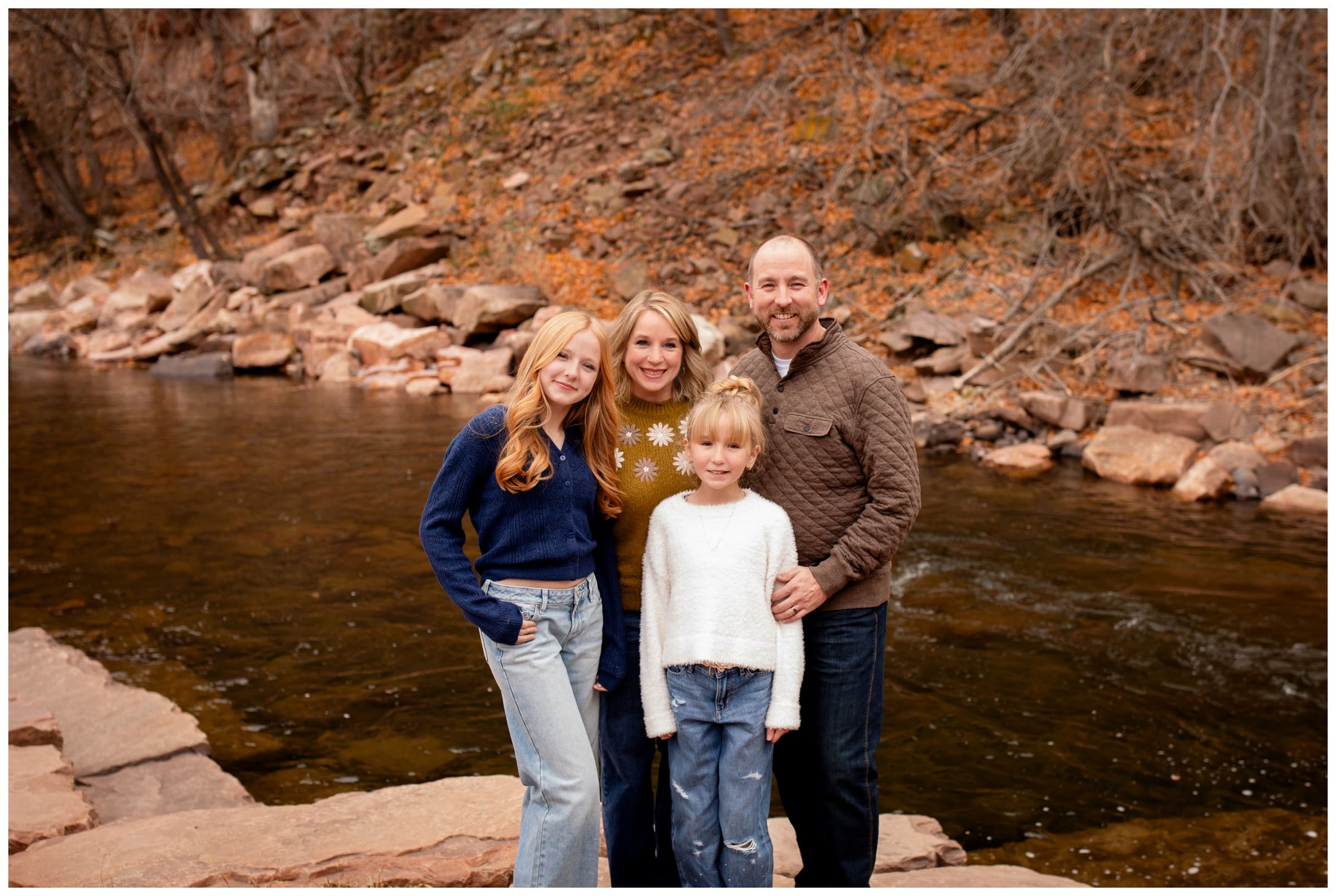 Fall photography session at the LaVern M. Johnson Park by Lyons family photographer Plum Pretty Photography